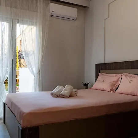 Tracy's Luxury Apartment. Apartman Néa Mihanióna